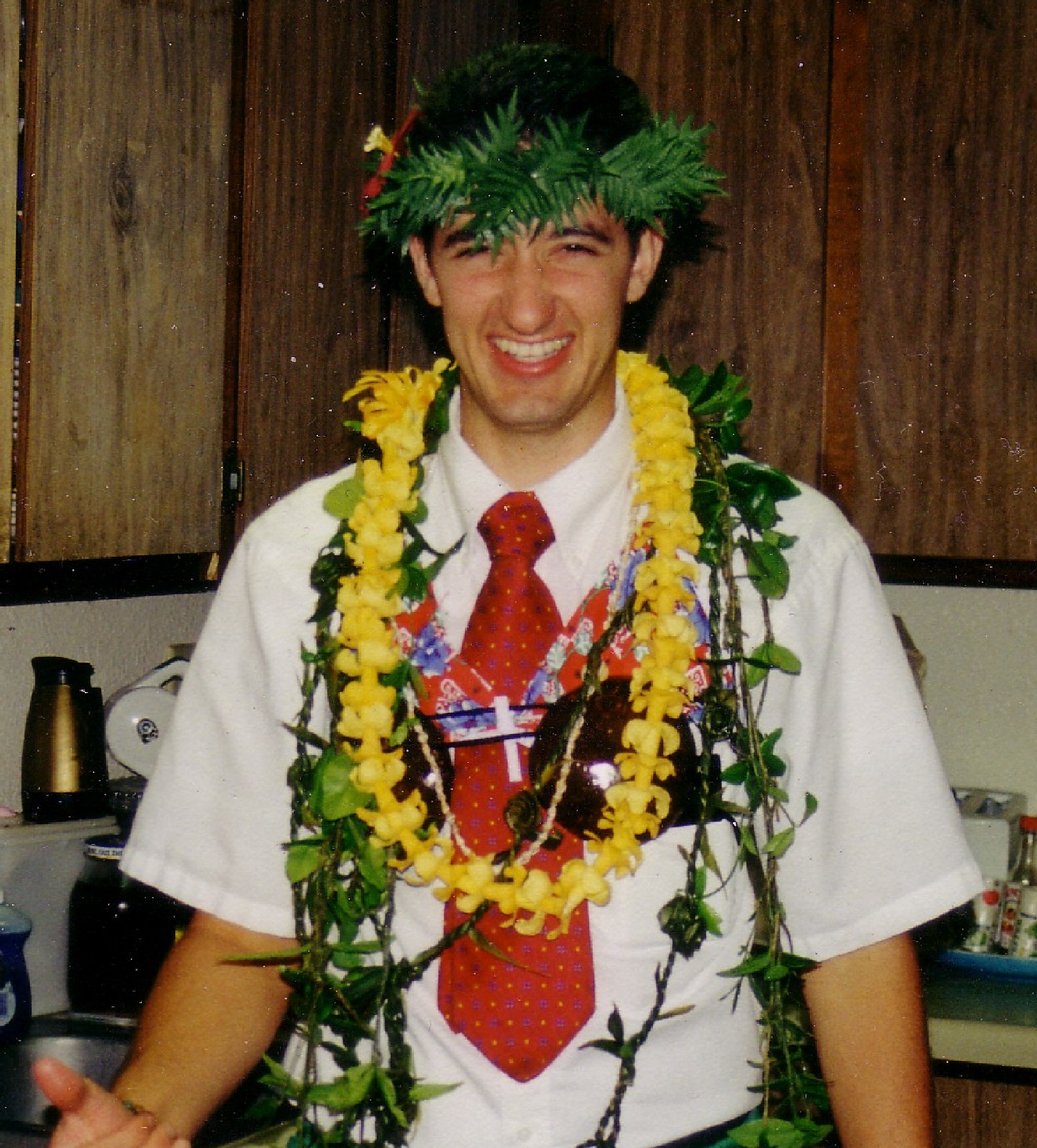 reading_my_fliing_papers_kealakekua_2000.jpg