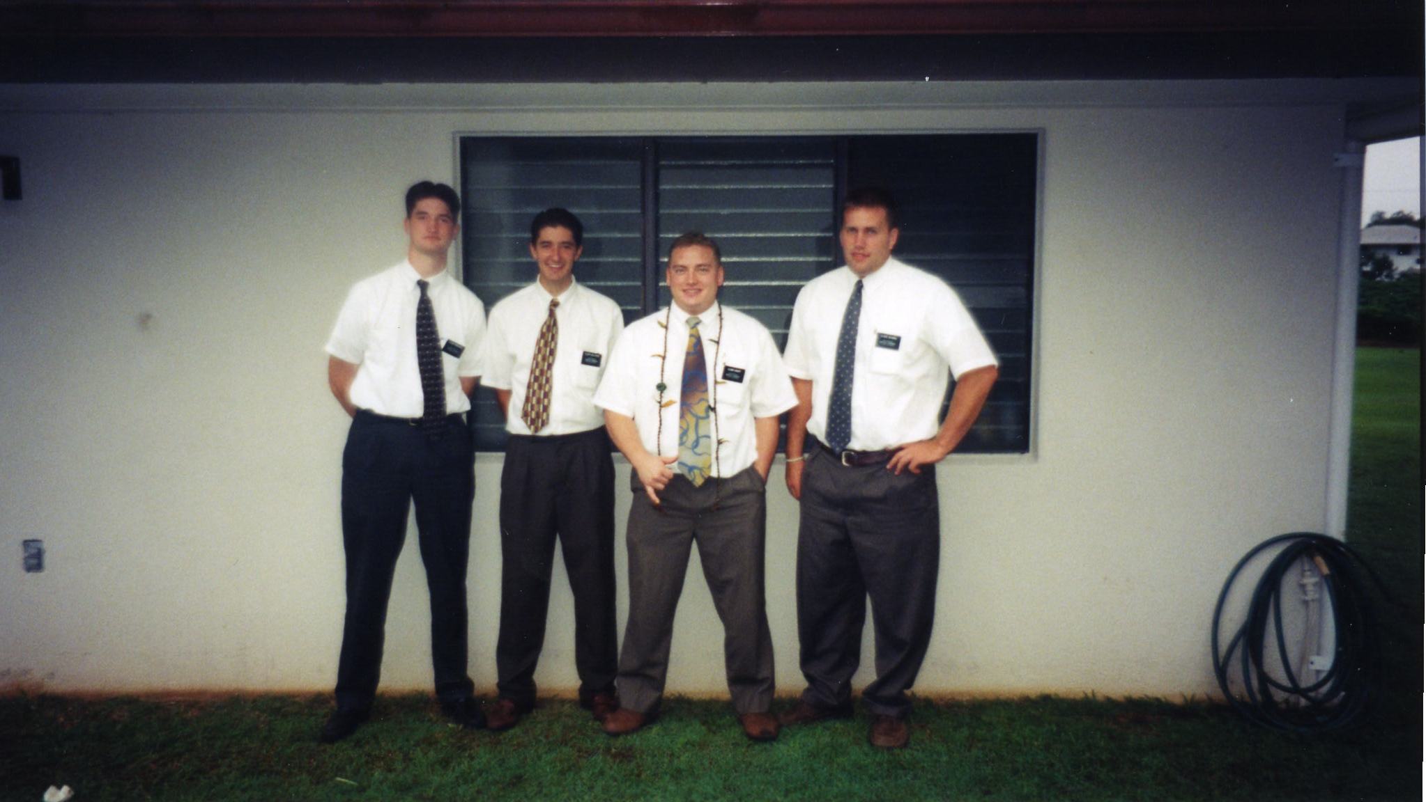 vuniwai_and_i_at_botanical_garden_in_hilo_1999.jpg
